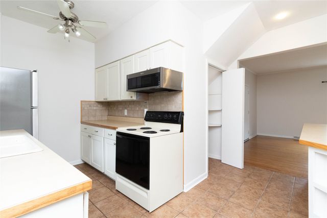 5322 Ingersoll Avenue A-1, Des Moines, IA 50312