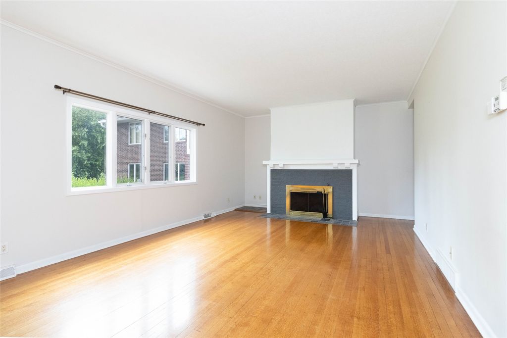 5322 Ingersoll Avenue A-1, Des Moines, IA 50312