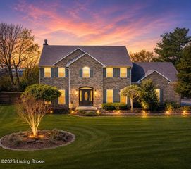 1039 Cobblestone Cir, Shepherdsville, KY 40165