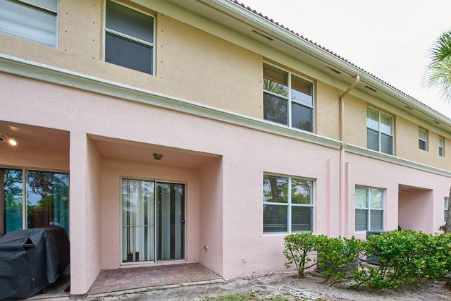 1006 Seminole Palms Drive, Greenacres, FL 33463