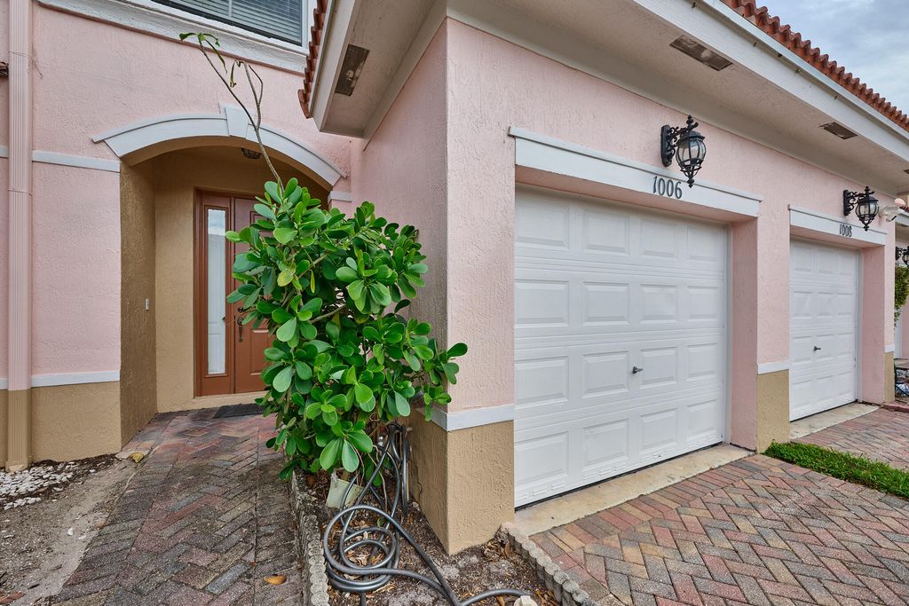 1006 Seminole Palms Drive, Greenacres, FL 33463