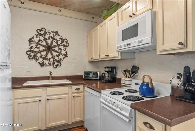 6840 E 2nd Street Unit 5, Scottsdale, AZ 85251