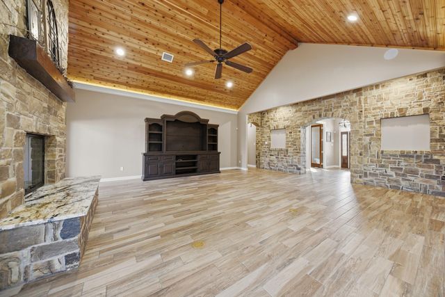 36394 Fm 1736, Hempstead, TX 77445