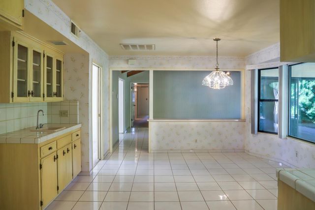 7561 N Hayston Avenue, Fresno, CA 93720