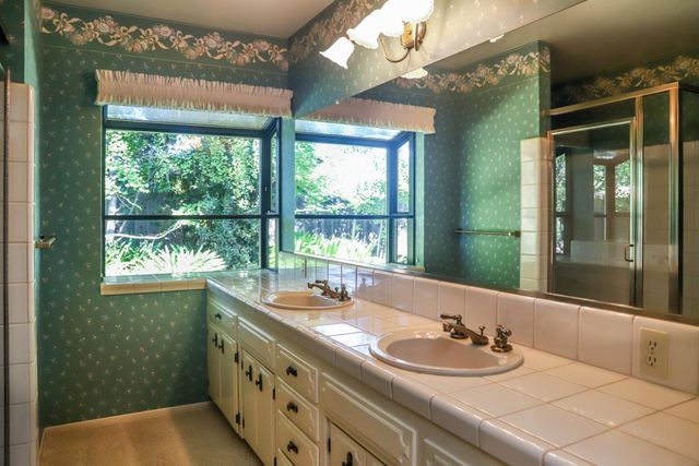 7561 N Hayston Avenue, Fresno, CA 93720