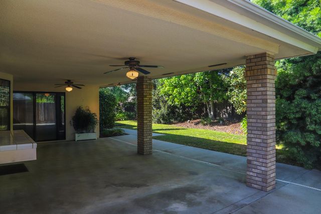 7561 N Hayston Avenue, Fresno, CA 93720