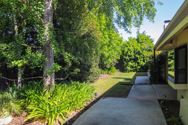 7561 N Hayston Avenue, Fresno, CA 93720