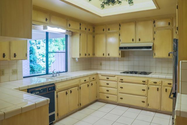 7561 N Hayston Avenue, Fresno, CA 93720