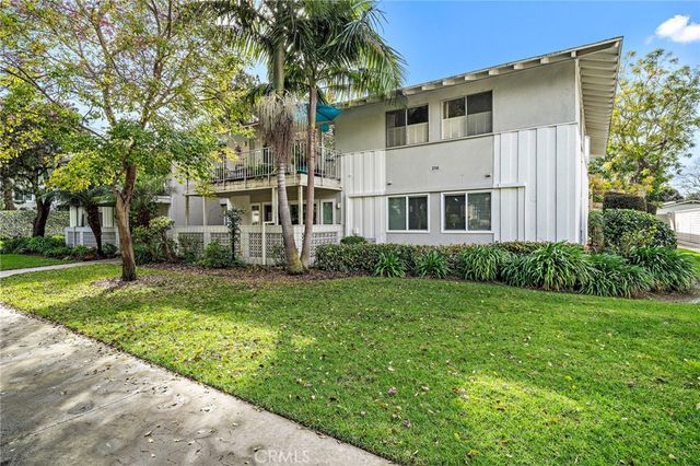 256 Calle Aragon D, Laguna Woods, CA 92637