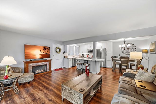256 Calle Aragon D, Laguna Woods, CA 92637