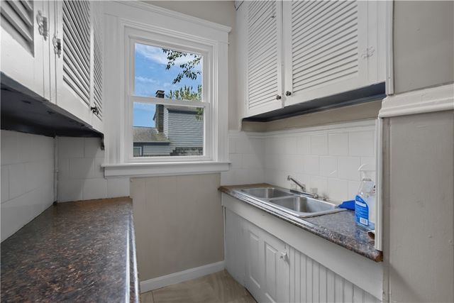 207 Oakland Avenue 1, Providence, RI 02908