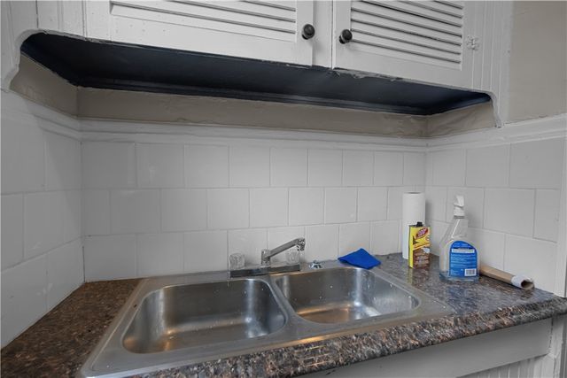 207 Oakland Avenue 1, Providence, RI 02908