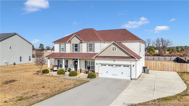 629 Pecan Grove Loop, Hope Mills, NC 28348