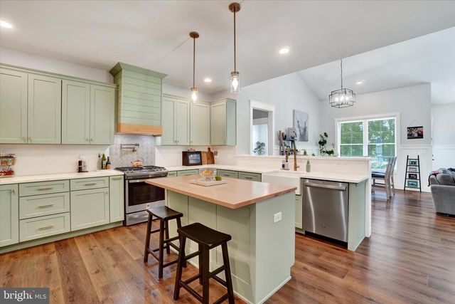 660 CHURCH RD, York, PA 17404