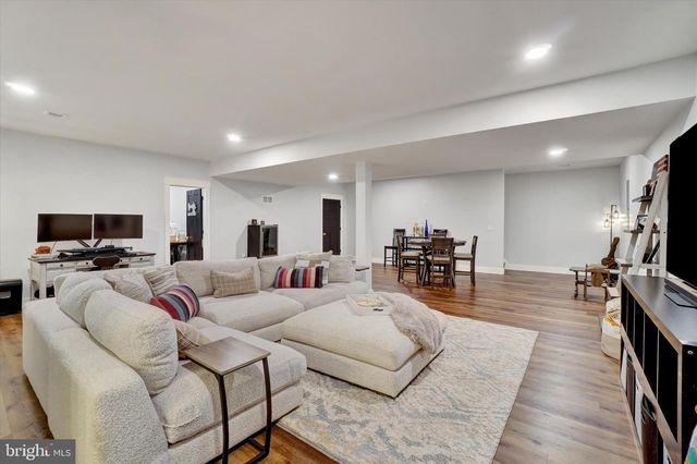660 CHURCH RD, York, PA 17404