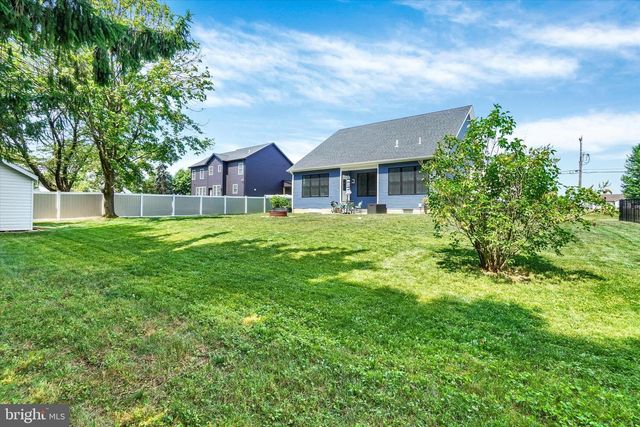 660 CHURCH RD, York, PA 17404