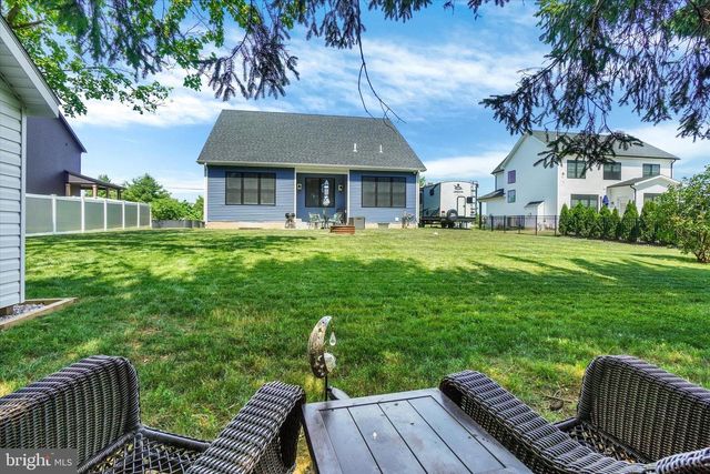 660 CHURCH RD, York, PA 17404