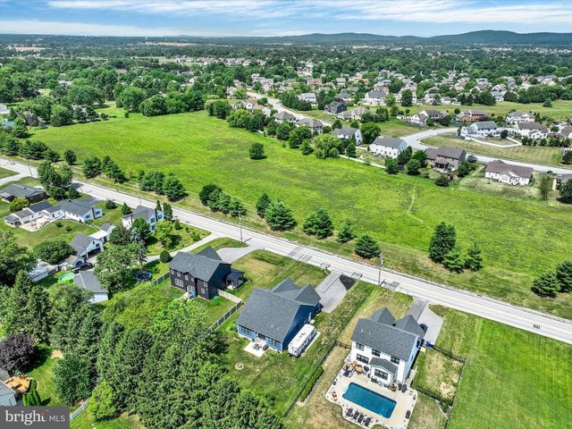 660 CHURCH RD, York, PA 17404