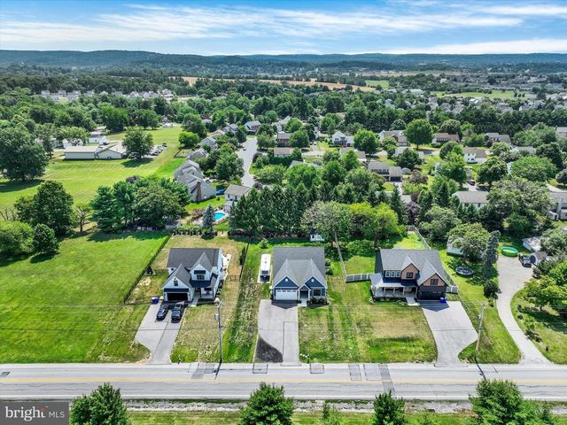 660 CHURCH RD, York, PA 17404