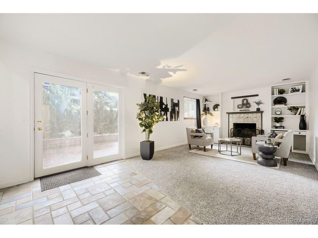 554 S Kittredge Way, Aurora, CO 80017