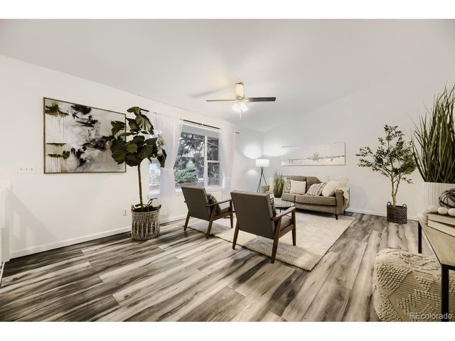 554 S Kittredge Way, Aurora, CO 80017