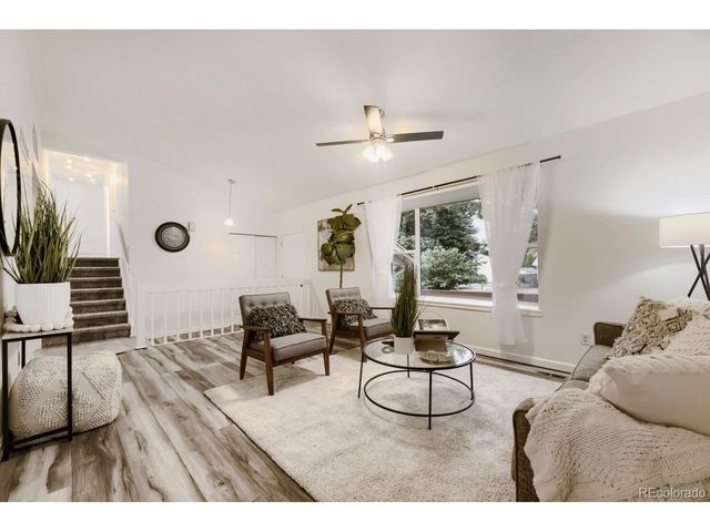 554 S Kittredge Way, Aurora, CO 80017