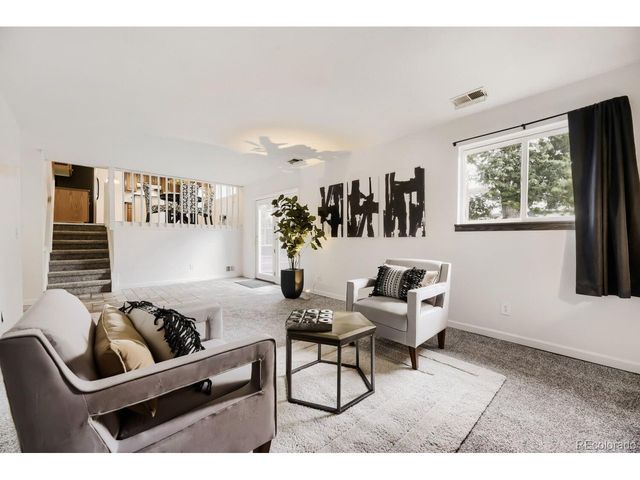 554 S Kittredge Way, Aurora, CO 80017