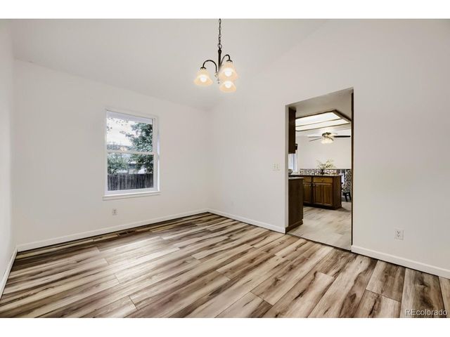 554 S Kittredge Way, Aurora, CO 80017