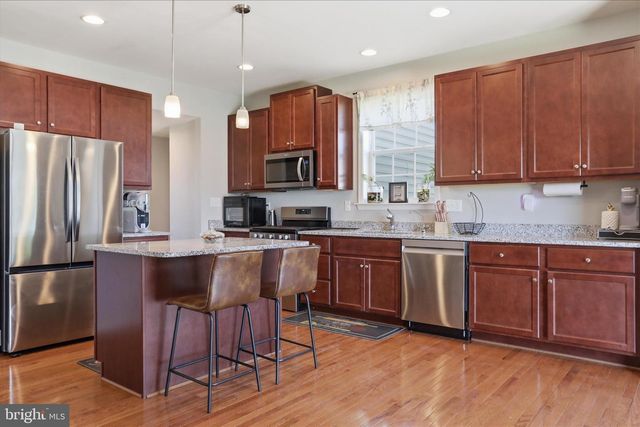 1035 CALVERT CIR, Bunker Hill, WV 25413