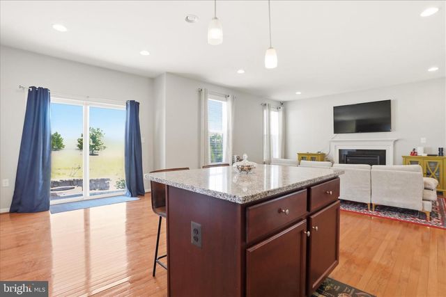 1035 CALVERT CIR, Bunker Hill, WV 25413