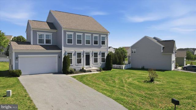 1035 CALVERT CIR, Bunker Hill, WV 25413