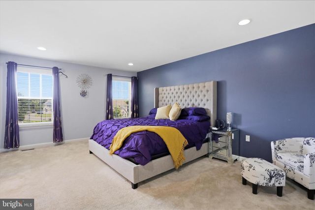 1035 CALVERT CIR, Bunker Hill, WV 25413