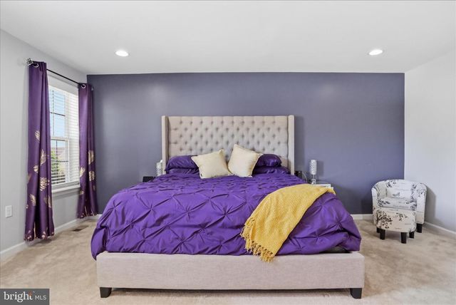 1035 CALVERT CIR, Bunker Hill, WV 25413