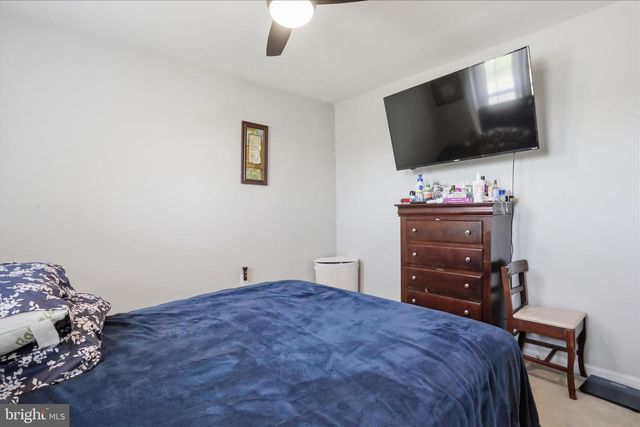1035 CALVERT CIR, Bunker Hill, WV 25413