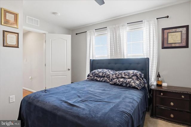 1035 CALVERT CIR, Bunker Hill, WV 25413