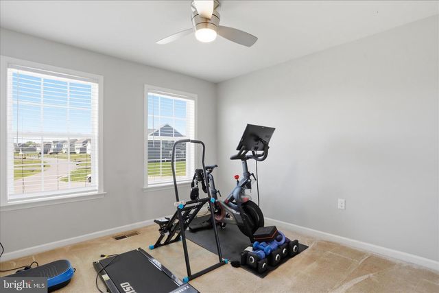 1035 CALVERT CIR, Bunker Hill, WV 25413