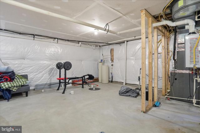 1035 CALVERT CIR, Bunker Hill, WV 25413