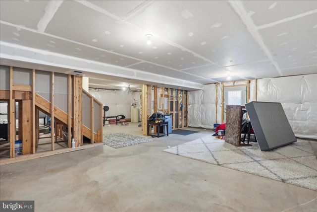 1035 CALVERT CIR, Bunker Hill, WV 25413
