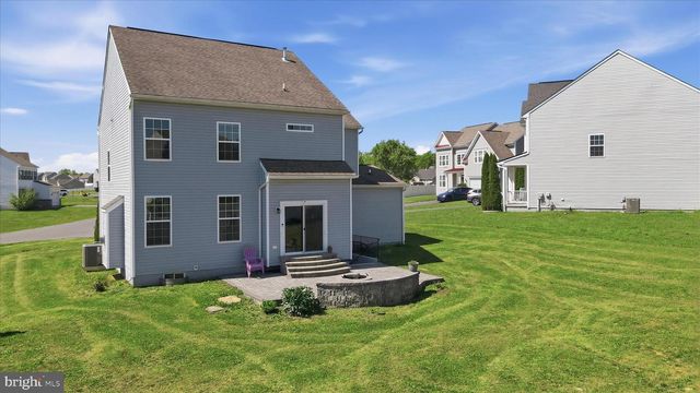 1035 CALVERT CIR, Bunker Hill, WV 25413