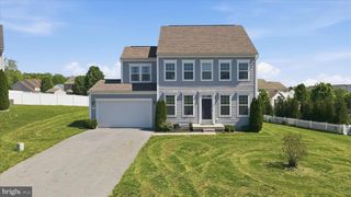 1035 CALVERT CIR, Bunker Hill, WV 25413