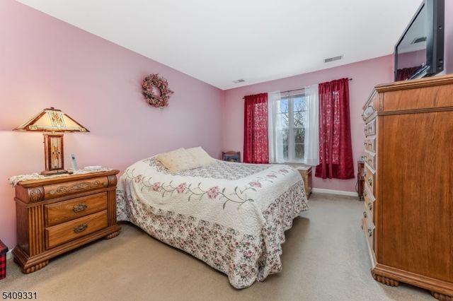 216 Bald Eagle Dr, Lopatcong Twp., NJ 08886