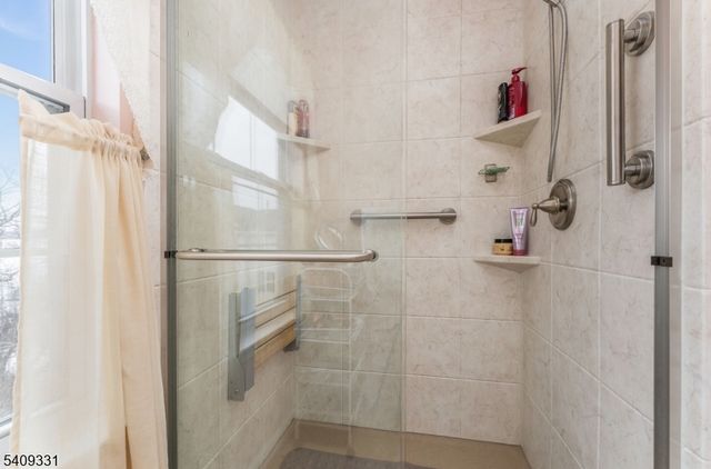 216 Bald Eagle Dr, Lopatcong Twp., NJ 08886