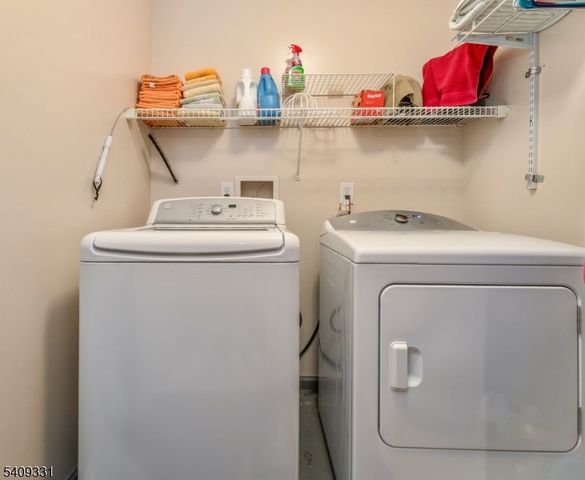 216 Bald Eagle Dr, Lopatcong Twp., NJ 08886