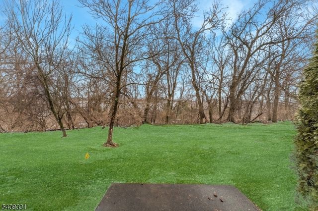 216 Bald Eagle Dr, Lopatcong Twp., NJ 08886