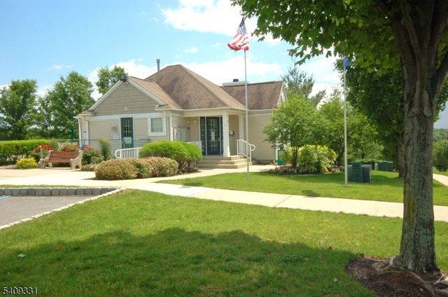 216 Bald Eagle Dr, Lopatcong Twp., NJ 08886