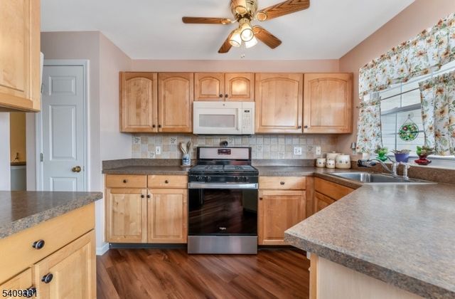 216 Bald Eagle Dr, Lopatcong Twp., NJ 08886