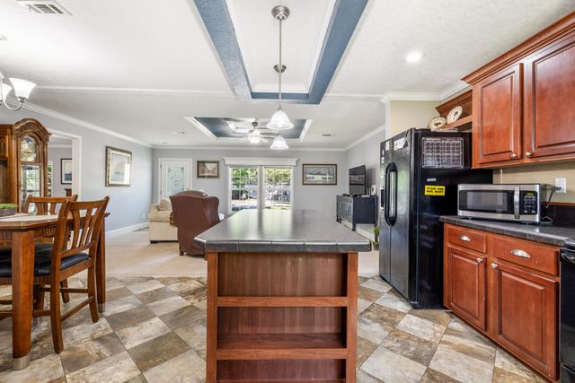 1040 Longpoint Road, Cross, SC 29436