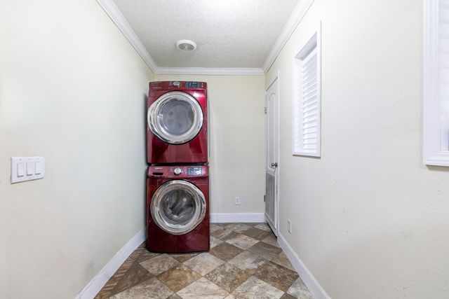 1040 Longpoint Road, Cross, SC 29436
