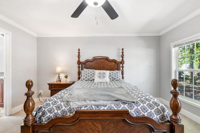 1040 Longpoint Road, Cross, SC 29436