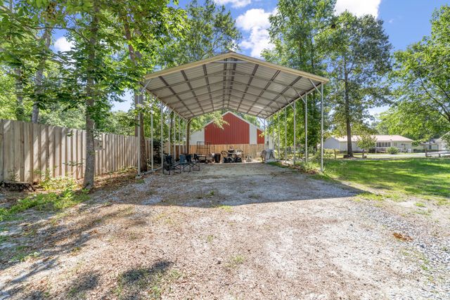 1040 Longpoint Road, Cross, SC 29436